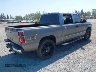 2006 Chevrolet Silverado 1500 LT1 with VIN 2GCEK13N361214121, listed as a IAAI auction lot 42106196 with Not Provided miles. Bid and sale history available at carsss.com. Image 4.