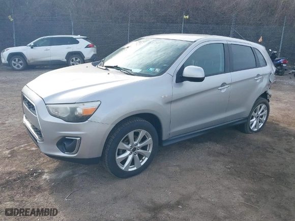 2015 Mitsubishi Outlander Sport ES with VIN 4A4AR3AU1FE028746, listed as a IAAI auction lot 41628263 with 133,367 mi miles. Bid and sale history available at carsss.com. Image 2.