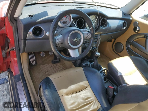 2005 MINI Hardtop S with VIN WMWRE33475TD92831, listed as a Copart auction lot 55299615 with 155,632 mi miles and Salvage title. Bid and sale history available at DreamBid. Image 8.