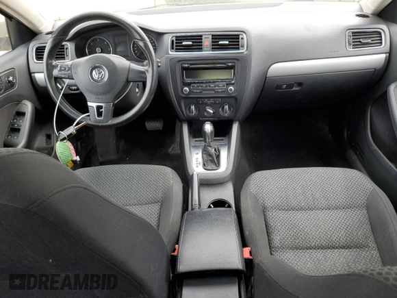 2013 Volkswagen Jetta Comfortline с VIN 3VWDL7AJ0DM247575, выставлен на аукционе Copart как лот 53722715 с пробегом 256 015 миль миль и Списание • Salvage title. История ставок и продаж доступна на DreamBid. Изображение 8.