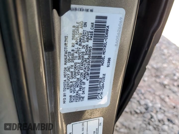 2003 Toyota Camry LE z VIN 4T1BF32K93U566965, wystawiony jako Copart lot #71979144 z przebiegiem 267 228 mil mil oraz Szkoda całkowita • Salvage title. Historia ofert i sprzedaży dostępna na DreamBid. Obrazek 12.