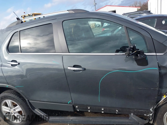 2017 Chevrolet Trax LT with VIN KL7CJPSB4HB167833, listed as a IAAI auction lot 41673007 with 81,333 mi miles. Bid and sale history available at carsss.com. Image 13.