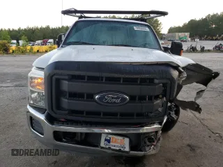 2014 Ford F-250 XL z VIN 1FDBF2A63EEB52351, wystawiony jako Copart lot #72956934 z przebiegiem 263 040 mil mil oraz Szkoda całkowita • Salvage title. Historia ofert i sprzedaży dostępna na DreamBid. Obrazek 5.