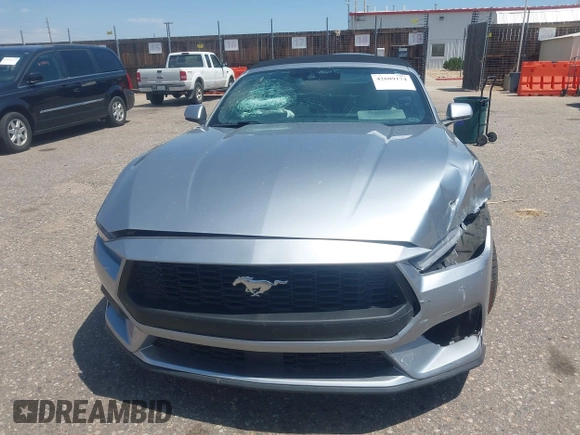 2024 Ford Mustang EcoBoost z VIN 1FAGP8UH4R5118907, wystawiony jako IAAI lot #42609174 z przebiegiem Nie podano mil oraz . Historia ofert i sprzedaży dostępna na DreamBid. Obrazek 11.