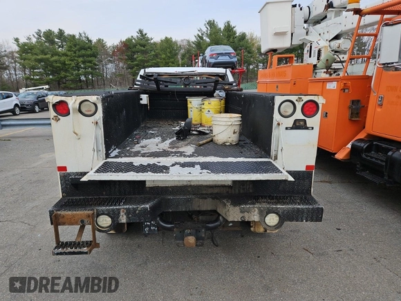 2017 Ram 2500 Tradesman z VIN 3C6UR5HJXHG647375, wystawiony jako IAAI lot #42608451 z przebiegiem 162 998 mil mil oraz . Historia ofert i sprzedaży dostępna na DreamBid. Obrazek 32.