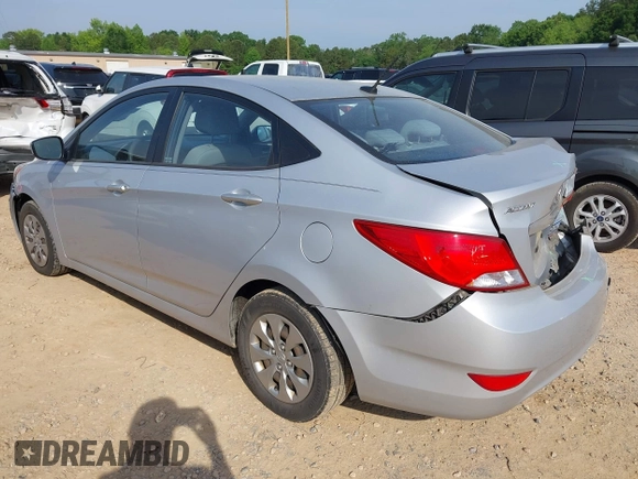 2016 Hyundai Accent SE z VIN KMHCT4AE9GU973351, wystawiony jako IAAI lot #42281546 z przebiegiem 111 130 mil mil oraz . Historia ofert i sprzedaży dostępna na DreamBid. Obrazek 3.