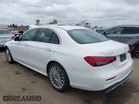2021 Mercedes-Benz E 350 with VIN W1KZF8DB5MA960016, listed as a IAAI auction lot 42077589 with 52,264 mi miles and . Bid and sale history available at DreamBid. Image 3.