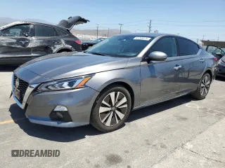 2019 Nissan Altima SV z VIN 1N4BL4DV9KC119816, wystawiony jako Copart lot #61269375 z przebiegiem 61 982 mil mil oraz Szkoda całkowita • Salvage title. Historia ofert i sprzedaży dostępna na DreamBid. Obrazek 1.