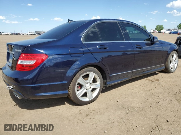 2013 Mercedes-Benz C 300 Sport z VIN WDDGF8AB6DA836770, wystawiony jako Copart lot #59181105 z przebiegiem 153 471 mil mil oraz Szkoda całkowita • Salvage title. Historia ofert i sprzedaży dostępna na DreamBid. Obrazek 3.