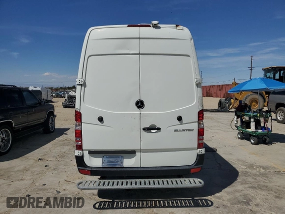 2014 Mercedes-Benz Sprinter with VIN WD3PE8DE2E5826891, listed as a Copart auction lot 54057315 with 193,177 mi miles and Clean Title. Bid and sale history available at DreamBid. Image 6.