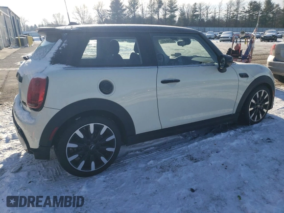 2022 MINI Hardtop Cooper S with VIN WMW53DH03N2R73889, listed as a Copart auction lot 88246445 with 18,111 mi miles and Salvage Title. Bid and sale history available at DreamBid. Image 3.