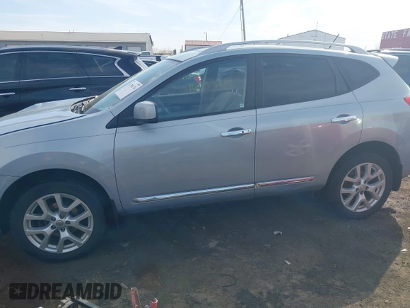 2011 Nissan Rogue S z VIN JN8AS5MV9BW310878, wystawiony jako IAAI lot #41780176 z przebiegiem 160 532 mil mil oraz . Historia ofert i sprzedaży dostępna na DreamBid. Obrazek 14.