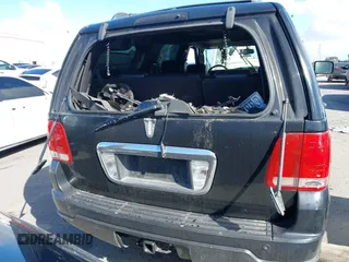2006 Lincoln Navigator Luxury z VIN 5LMFU27546LJ23067, wystawiony jako IAAI lot #41593171 z przebiegiem Nie podano mil oraz . Historia ofert i sprzedaży dostępna na DreamBid. Obrazek 16.