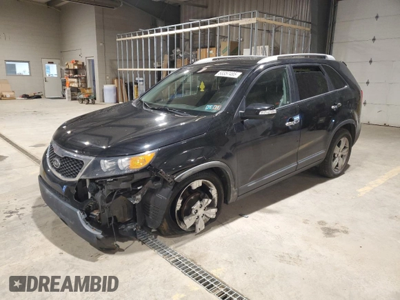 2013 Kia Sorento EX с VIN 5XYKU3A66DG386604, выставлен на аукционе Copart как лот 53357485 с пробегом 131 509 миль миль и Списание • Salvage title. История ставок и продаж доступна на DreamBid. Изображение 1.