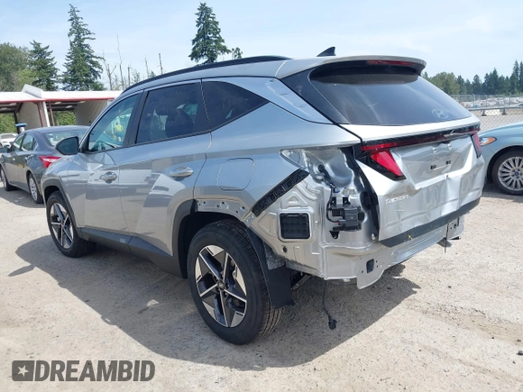 2025 Hyundai Tucson SEL z VIN 5NMJB3DE9SH554856, wystawiony jako IAAI lot #42460268 z przebiegiem 688 mil mil oraz . Historia ofert i sprzedaży dostępna na DreamBid. Obrazek 3.