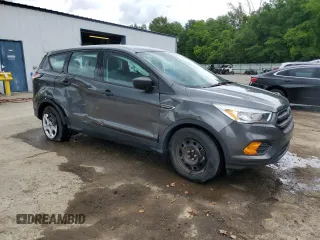 2017 Ford Escape S z VIN 1FMCU0F7XHUC07081, wystawiony jako Copart lot #55094775 z przebiegiem 43 552 mil mil oraz Szkoda całkowita • Salvage title. Historia ofert i sprzedaży dostępna na DreamBid. Obrazek 4.