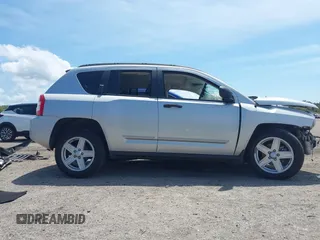 2008 Jeep Compass Sport with VIN 1J8FT47018D789268, listed as a IAAI auction lot 41903375 with 101,221 mi miles. Bid and sale history available at carsss.com. Image 14.