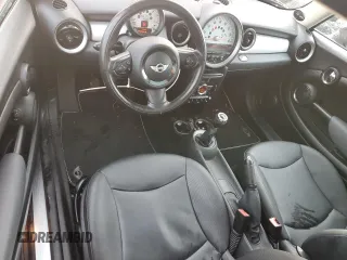 2011 MINI Clubman z VIN WMWZF3C57BTX82097, wystawiony jako Copart lot #45949695 z przebiegiem 75 652 mil mil oraz Czysty tytuł • Clean title. Historia ofert i sprzedaży dostępna na DreamBid. Obrazek 8.