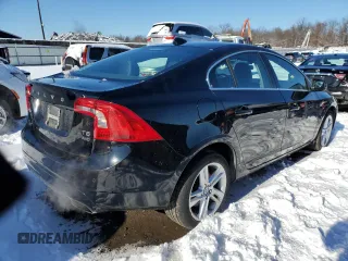2015 Volvo S60 T5 Premier z VIN YV1612TK2F1350209, wystawiony jako Copart lot #88946025 z przebiegiem 112 657 mil mil oraz Szkoda całkowita • Salvage title. Historia ofert i sprzedaży dostępna na DreamBid. Obrazek 3.