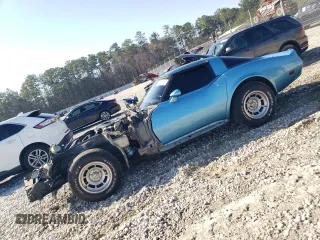 1982 Chevrolet Corvette z VIN 1G1AY8785C5103342, wystawiony jako Copart lot #47252715 z przebiegiem 39 363 mil mil oraz Szkoda całkowita • Salvage title. Historia ofert i sprzedaży dostępna na DreamBid. Obrazek 1.