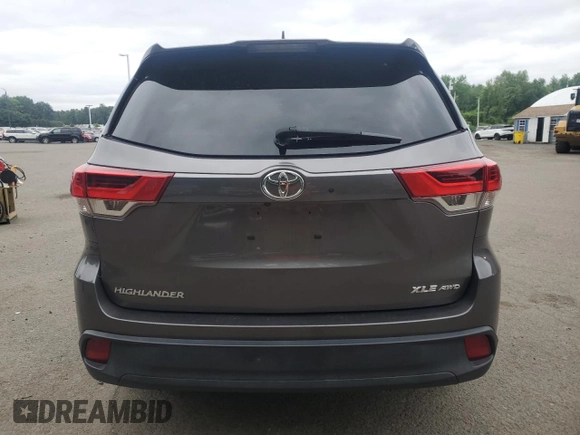 2018 Toyota Highlander SE with VIN 5TDJZRFH1JS816807, listed as a Copart auction lot 57179805 with 92,327 mi miles and Salvage title. Bid and sale history available at DreamBid. Image 6.