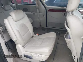 2005 Chrysler Town & Country Limited with VIN 2C8GP64L75R365241, listed as a IAAI auction lot 42147460 with 255,540 mi miles. Bid and sale history available at carsss.com. Image 8.