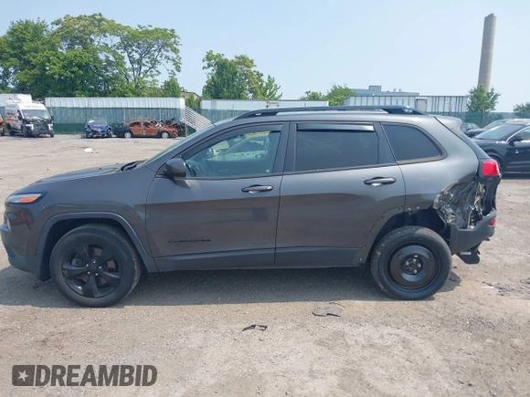 2016 Jeep Cherokee Latitude with VIN 1C4PJMCBXGW122274, listed as a IAAI auction lot 42407175 with 152,229 mi miles and . Bid and sale history available at DreamBid. Image 14.