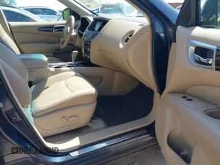 2014 Nissan Pathfinder SV with VIN 5N1AR2MN6EC689877, listed as a IAAI auction lot 42042150 with 145,221 mi miles. Bid and sale history available at carsss.com. Image 5.
