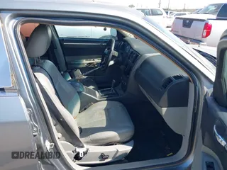2006 Chrysler 300 Touring with VIN 2C3KA53G06H172162, listed as a IAAI auction lot 42005963 with 209,549 mi miles. Bid and sale history available at carsss.com. Image 5.
