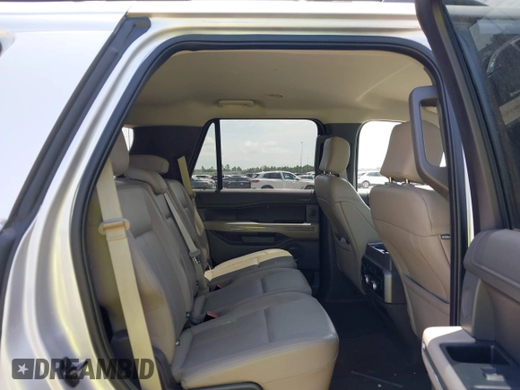 2019 Ford Expedition XLT with VIN 1FMJU1HTXKEA16110, listed as a IAAI auction lot 42348106 with 95,116 mi miles and . Bid and sale history available at DreamBid. Image 8.