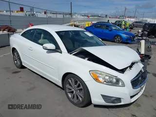 2012 Volvo C70 T5 with VIN YV1672MCXCJ126770, listed as a IAAI auction lot 41717281 with 95,214 mi miles. Bid and sale history available at carsss.com. Image 1.