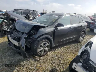 2018 Kia Niro LX with VIN KNDCB3LC3J5164717, listed as a Copart auction lot 52824605 with 82,074 mi miles and Salvage Title. Bid and sale history available at carsss.com. Image 1.
