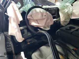 2024 Ford F-350 z VIN 1FT8W3BA3REE67230, wystawiony jako Copart lot #86899144 z przebiegiem Nie podano mil oraz Szkoda całkowita • Salvage title. Historia ofert i sprzedaży dostępna na DreamBid. Obrazek 8.