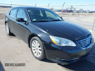 2014 Chrysler 200 Limited with VIN 1C3CCBCGXEN159342, listed as a IAAI auction lot 41863551 with 176,802 mi miles. Bid and sale history available at carsss.com. Image 1.