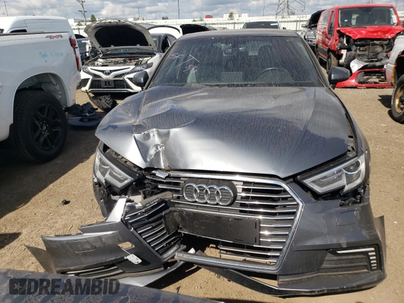 2017 Audi A3 e-tron Sportback Premium z VIN WAUUPBFF0HA040098, wystawiony jako Copart lot #67541104 z przebiegiem 17 164 mil mil oraz Szkoda całkowita • Salvage title. Historia ofert i sprzedaży dostępna na DreamBid. Obrazek 5.