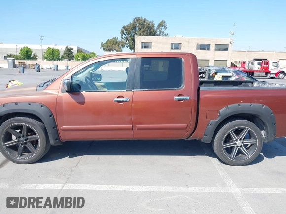 2004 Nissan Titan LE z VIN 1N6AA07A84N514538, wystawiony jako IAAI lot #42396385 z przebiegiem 214 783 mil mil oraz . Historia ofert i sprzedaży dostępna na DreamBid. Obrazek 14.