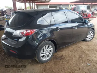 2012 Mazda 3 i Grand Touring z VIN JM1BL1M85C1608634, wystawiony jako IAAI lot #42213183 z przebiegiem 67 114 mil mil oraz . Historia ofert i sprzedaży dostępna na DreamBid. Obrazek 4.