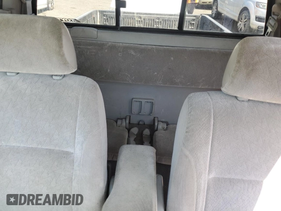 2001 Toyota Tacoma with VIN 5TEWM72N61Z859465, listed as a Copart auction lot 63696605 with 273,096 mi miles and Clean title. Bid and sale history available at DreamBid. Image 10.