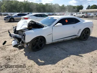 2014 Chevrolet Camaro LT z VIN 2G1FC1E30E9289557, wystawiony jako Copart lot #59106785 z przebiegiem Nie podano mil oraz Szkoda całkowita • Salvage title. Historia ofert i sprzedaży dostępna na DreamBid. Obrazek 1.