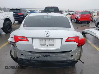 2013 Acura ILX with VIN 19VDE1F3XDE021230, listed as a IAAI auction lot 41586378 with 207,274 mi miles. Bid and sale history available at carsss.com. Image 6.