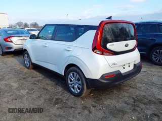 2020 Kia Soul LX with VIN KNDJ23AU4L7084529, listed as a IAAI auction lot 41526683 with 8,443 mi miles. Bid and sale history available at carsss.com. Image 3.