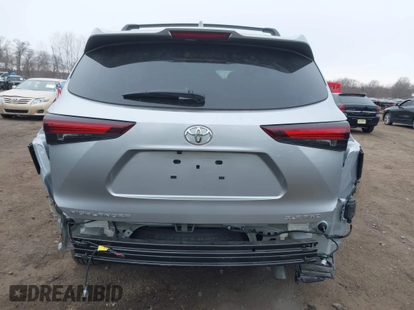 2024 Toyota Highlander LE with VIN 5TDKDRBH3RS532227, listed as a IAAI auction lot 41344982 with 10,116 mi miles and . Bid and sale history available at DreamBid. Image 18.