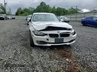 2015 BMW 3 Series 328i xDrive z VIN WBA3B5C58FF962349, wystawiony jako Copart lot #57856995 z przebiegiem 74 821 mil mil oraz Szkoda całkowita • Salvage title. Historia ofert i sprzedaży dostępna na DreamBid. Obrazek 13.