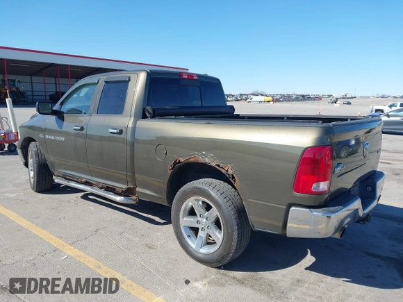 2012 Ram 1500 Lone Star z VIN 1C6RD7GT0CS191522, wystawiony jako IAAI lot #42034061 z przebiegiem 288 828 mil mil oraz . Historia ofert i sprzedaży dostępna na DreamBid. Obrazek 3.