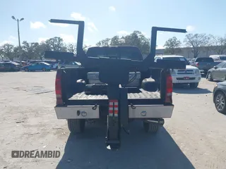 2004 Ford F-350 XL с VIN 1FTSW31P14ED88658, выставлен на аукционе IAAI как лот 41589922 с пробегом 252 624 миль миль и . История ставок и продаж доступна на DreamBid. Изображение 16.
