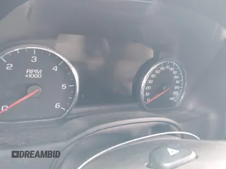 2019 Chevrolet Suburban Premier z VIN 1GNSCJKC0KR139323, wystawiony jako IAAI lot #42100758 z przebiegiem Nie podano mil oraz . Historia ofert i sprzedaży dostępna na DreamBid. Obrazek 15.