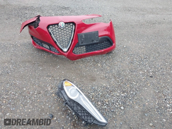 2018 Alfa Romeo Stelvio z VIN ZASFAKAN9J7B75330, wystawiony jako IAAI lot #41923353 z przebiegiem 68 251 mil mil oraz . Historia ofert i sprzedaży dostępna na DreamBid. Obrazek 12.