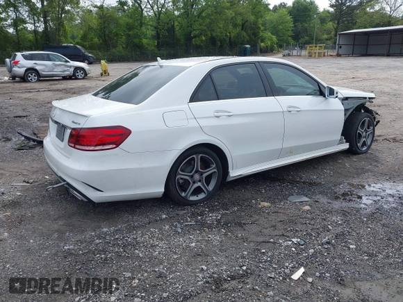 2015 Mercedes-Benz E-Class E 350 Luxury with VIN WDDHF8JB2FB088875, listed as a IAAI auction lot 42128441 with 150,542 mi miles. Bid and sale history available at carsss.com. Image 4.