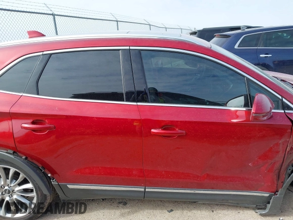 2018 Lincoln MKC Reserve with VIN 5LMCJ3C90JUL14515, listed as a IAAI auction lot 41361314 with 33,556 mi miles and . Bid and sale history available at DreamBid. Image 13.