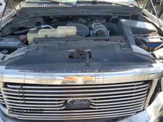 2002 Ford F-250 XL z VIN 1FTNX21F42EC44207, wystawiony jako Copart lot #60615915 z przebiegiem 320 609 mil mil oraz Szkoda całkowita • Salvage title. Historia ofert i sprzedaży dostępna na DreamBid. Obrazek 11.
